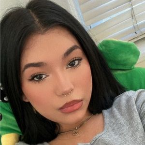 Meet your Posher, Daysi